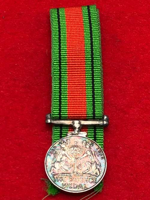 M9) WW2 SILVER DEFENSE MEDAL MINIATURE