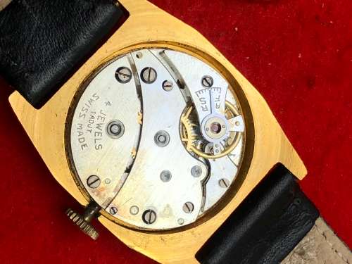 W36) VINTAGE SWISS ART DECO GOLD PLATED MANUAL GENTS WATCH (UNUSED)