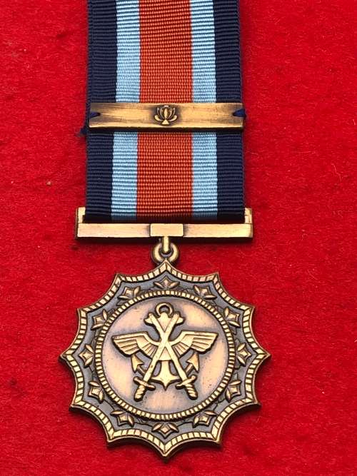 S8) MILITARY MERIT MEDAL (SOLID BAR)