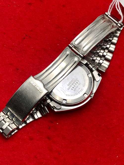 W37) VINTAGE SEIKO AUTOMATIC DAY/DATE GENTS WATCH