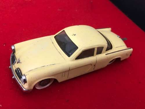 VINTAGE DOX TIN PLATE WIND UP CAR