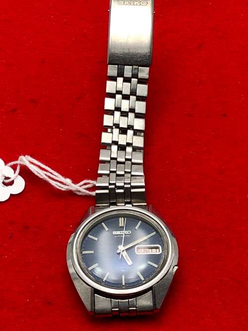 W37) VINTAGE SEIKO AUTOMATIC DAY/DATE GENTS WATCH