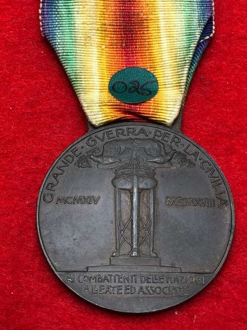 M02) WW1 ITALIAN VICTORY MEDAL