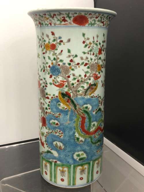 LARGE CHINESE FAMILE VERTE VASE (SIGNED)
