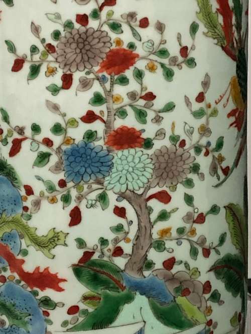 LARGE CHINESE FAMILE VERTE VASE (SIGNED)