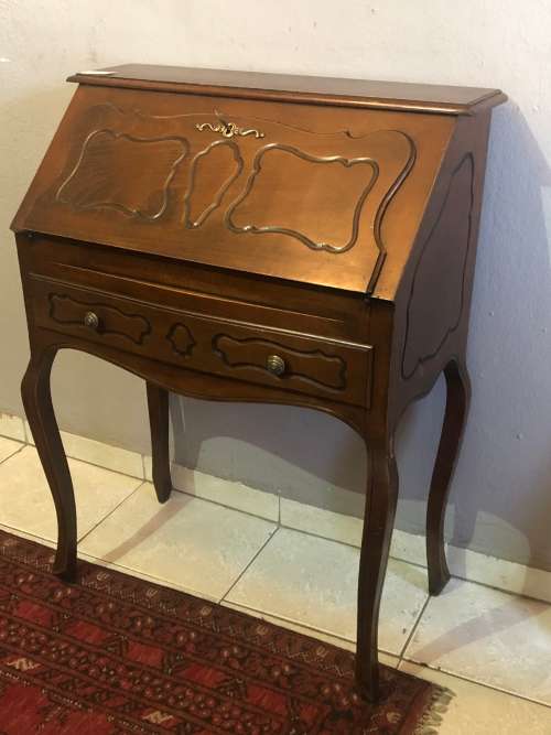 FRENCH LADIES WRITING DESK (BUREAU)IN BEECHWOOD