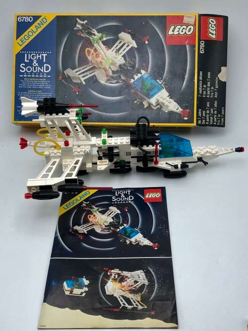 VINTAGE LEGOLAND 6780 WITH BOX AND PAMPHLET 1985