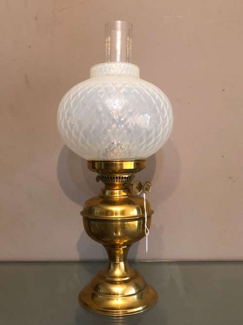 VICTORIAN STYLE BRASS DUPLEX OIL LAMP WITH VASILINE GLASS SHADE