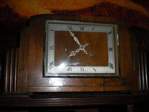 ENGLISH ART DECO MANTLE CLOCK