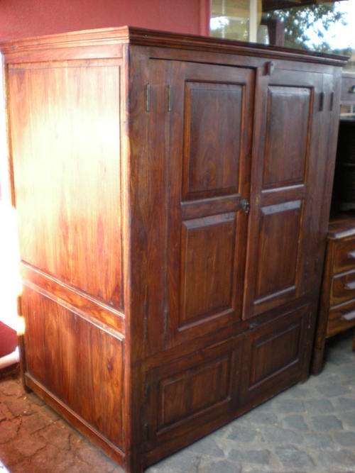 LARGE TEAK 4 DOOR CABINET