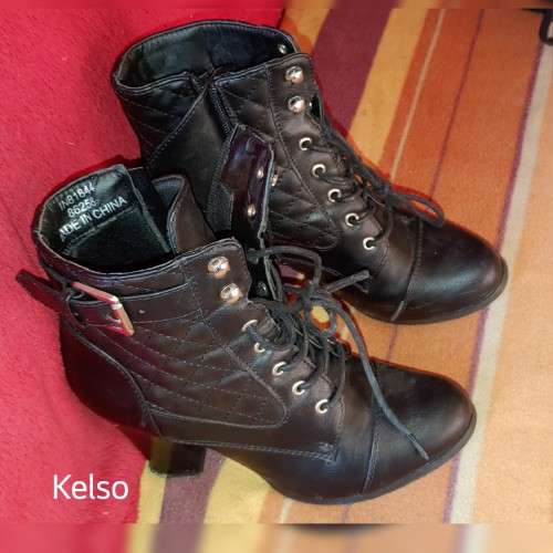 Size 4 ladies boots for sale. 5 pairs