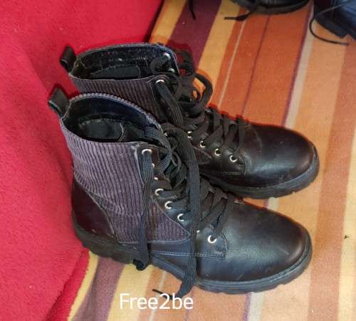 Size 4 ladies boots for sale. 5 pairs