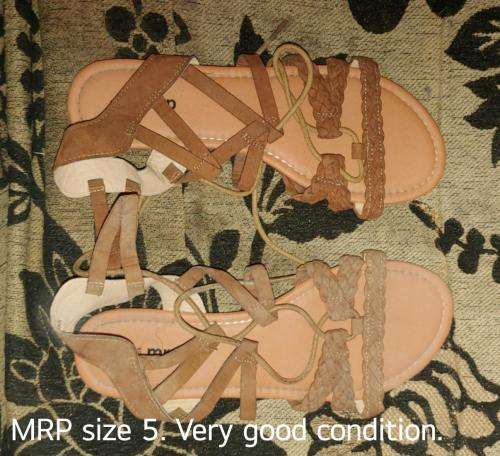 Ladies shoes for sale. 8 pairs