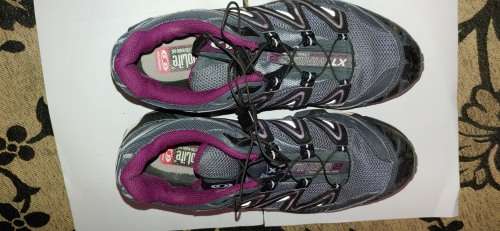 Salomon size 8