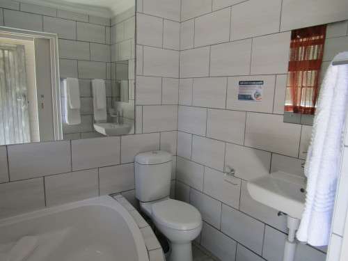 BAYWATER VILLAGE WEEKEND GET AWAY 28/05/2021 - 31/05/2021 (2 Bedrooms, Sleep 4 Adults, Max 6 People)