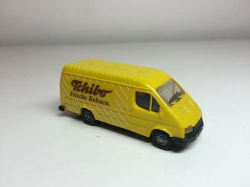 4 MODEL CARS HO - NO BOX