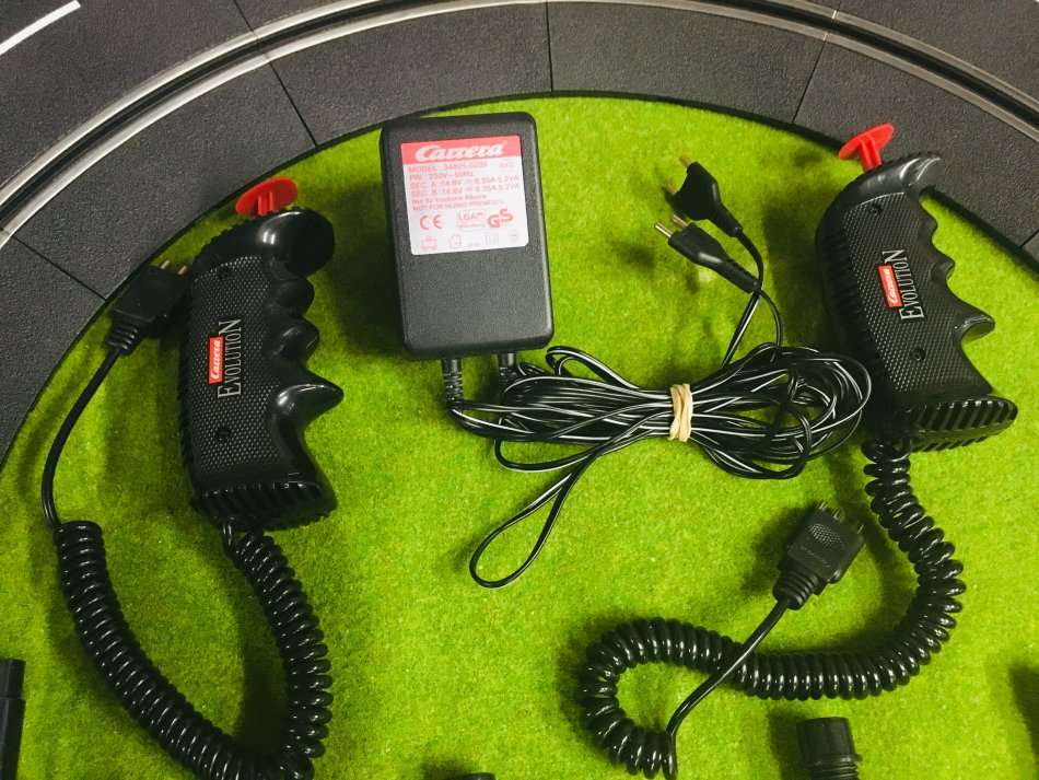 6 PCE Carrera Evolution 60 Degree Curved Track 127502 + Slot Car Speed Controller 1/24 & 1/32