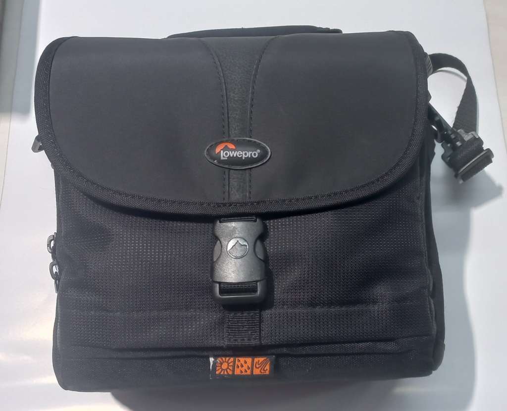 LOWEPRO CAMERA BAG