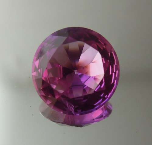 Purple/Blue colour change Sapphire, 7.98 ct. (VS) (Hydrothermal)