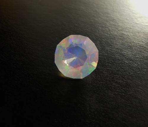 Ethiopian Welo  Crystal Opal -Multi Colour - 6.74 ct.
