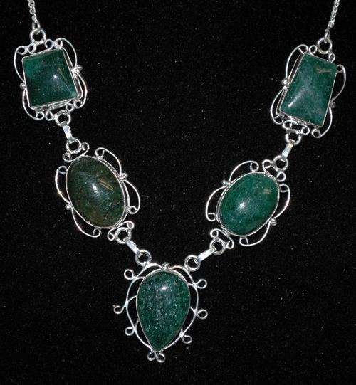 *** STUNNING AVENTURINE SILVER NECKLACE ***