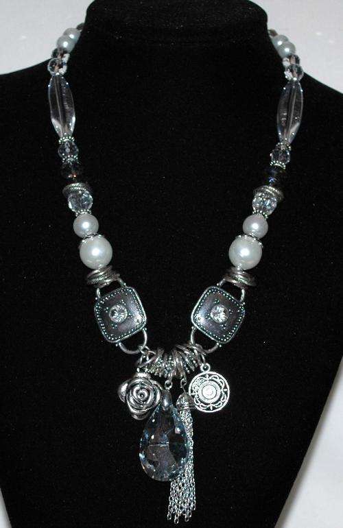 ****STUNNING TIBETAN SILVER FAUX PEARLS & CRYSTALS NECKLACE