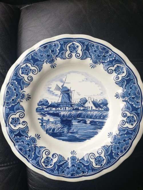 Delfts Blue - Distel Windmill and Scalopped Wall Plate 30cm