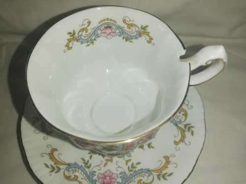 X4 Tea Cup and Saucer - Royal Standard Fine Bone China Engalnd - Mandarin