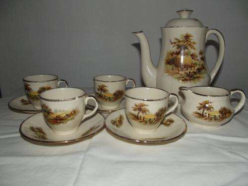 BARGAIN PRICE !!!!!!!!!!!  A Alfred Meakin minutiae Tea Set