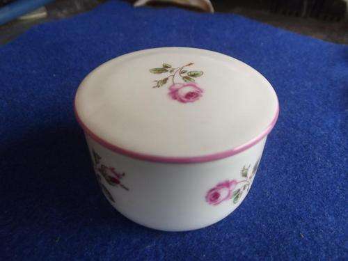 *** Richard Ginori - Round Rose Trinket *** Italy ***