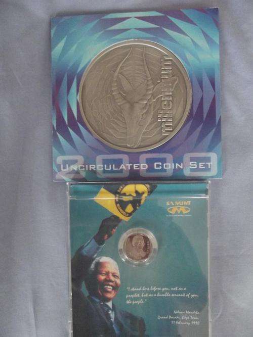 *** Set on Offer *** x1 Mandela 2000 R5 in CD cover and x1 2000 Uncirculated S.A. coin set ***