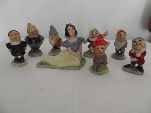 *** Rare Set of Wade Disney Snow White and the Seven Dwarfs ***