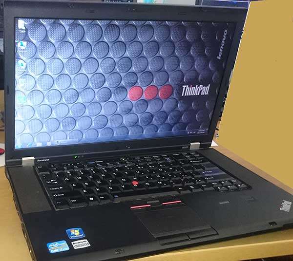 LENOVO W520 CORE i7, 500GB HD, 4GB RAM, NVIDIA, WiFi, WIN7 PRO, DVD-RW, NIGHT LIGHT, ETC