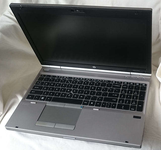 [BARGAIN] HP ELITEBOOK 8560P, CORE i7, 320GB HD, 3G,8GB RAM, WIN 7 PRO, DVD RW,CAM, WIFI, LIGHT,ETC