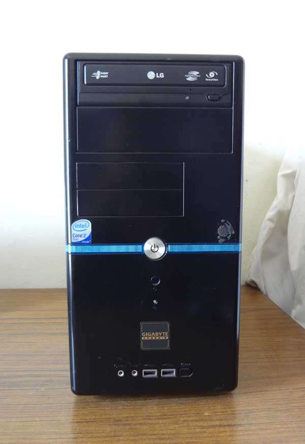 STYLISH DESKTOP PC INTEL CORE 2 DUO, 4GB RAM, 250GB HD,  DVD DRIVE, WIN VISTA BUS, USB ETC