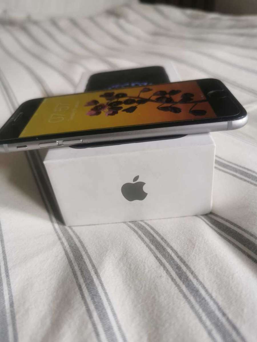 iPhone 6 | 32GB | SPACE GREY | COMES WITH ORIGINAL BOX