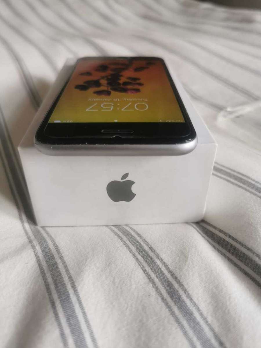 iPhone 6 | 32GB | SPACE GREY | COMES WITH ORIGINAL BOX