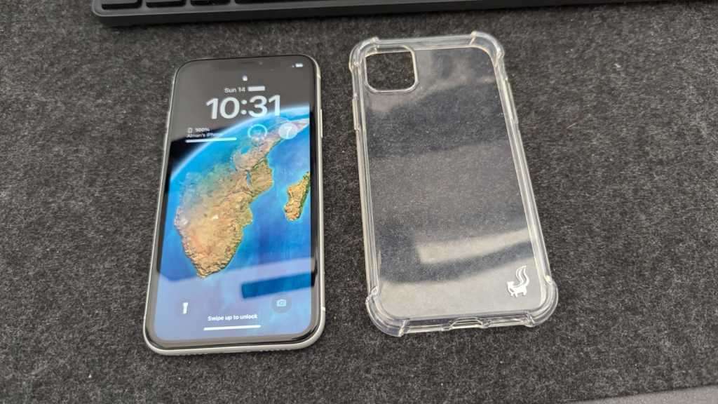 Apple iPhone XR MINT CONDITION!!!