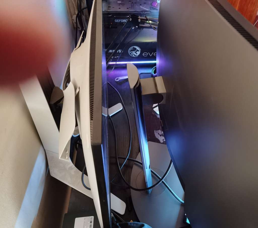 Dell 32" 2560 x 1440  165Hz curved gaming monitor