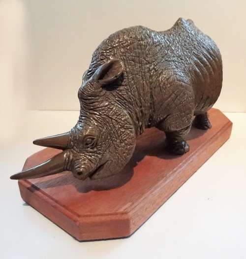 JONAH RUNYANGA - RHINO SCULPTURE