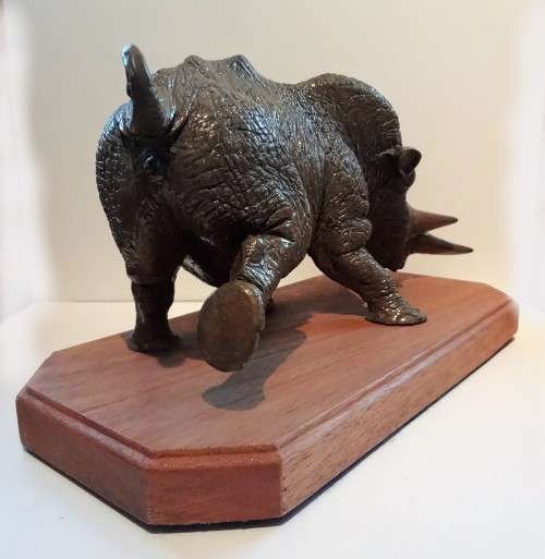 JONAH RUNYANGA - RHINO SCULPTURE