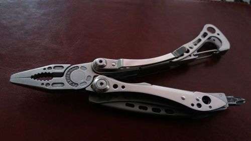 leatherman skeletool