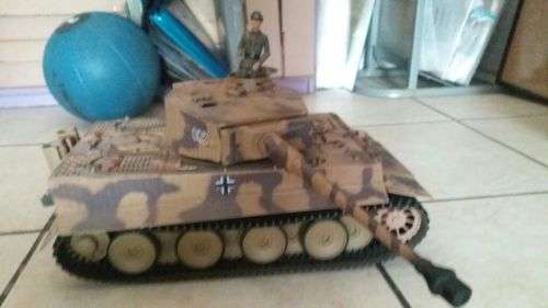 ww2 military german tiger tank  1:18 scale  bravo team