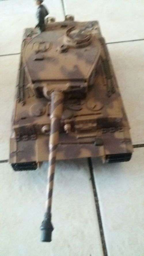 ww2 military german tiger tank  1:18 scale  bravo team