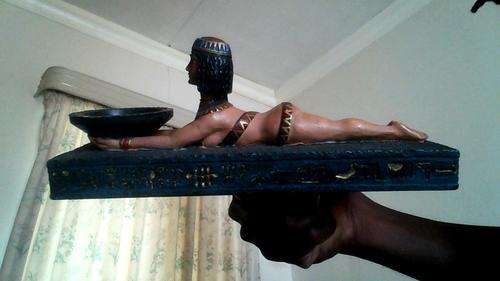 GORGEOUS CLEOPATRA INCENSE OR CANDLE BURNER,VERY OLD AND HEAVY. HANDCRAFTED IN EGYPT