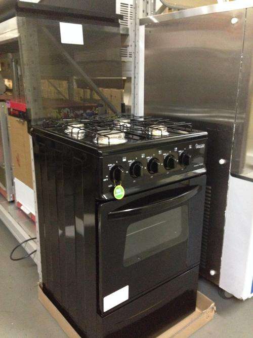 O-CART 4 PLATE GAS STOVE WITH GAS OVEN!
