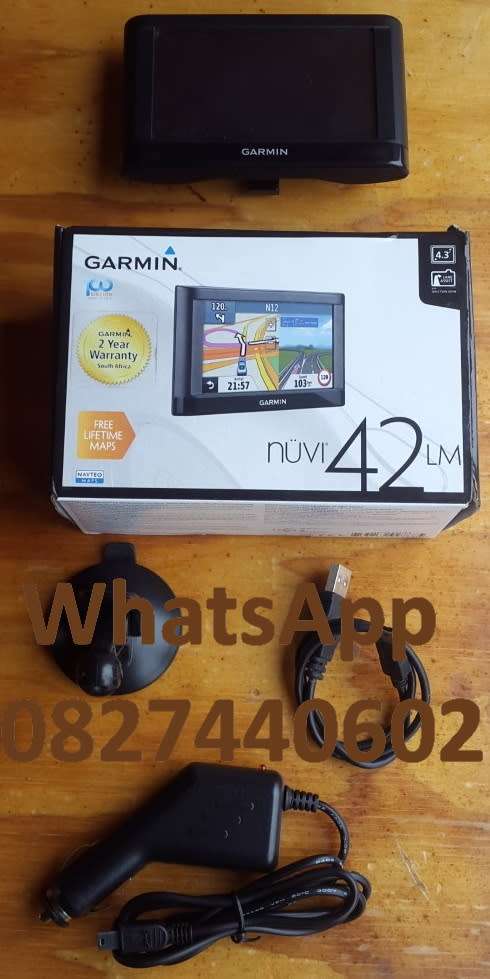 GARMIN GPS - NUVI 42LM (LifeTime Maps)
