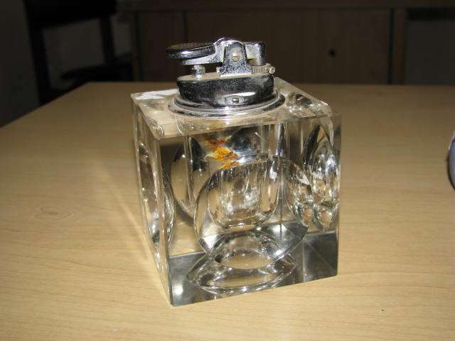 Crystal Lighter............................................R1 no reserve