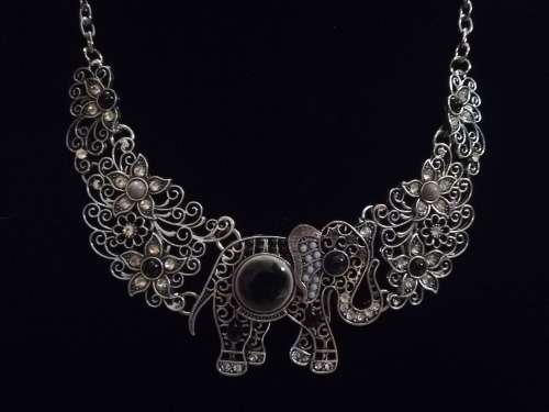 Vintage Style Elephant Choker Necklace