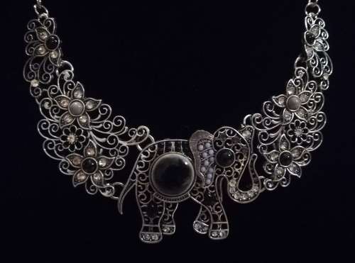 Vintage Style Elephant Choker Necklace
